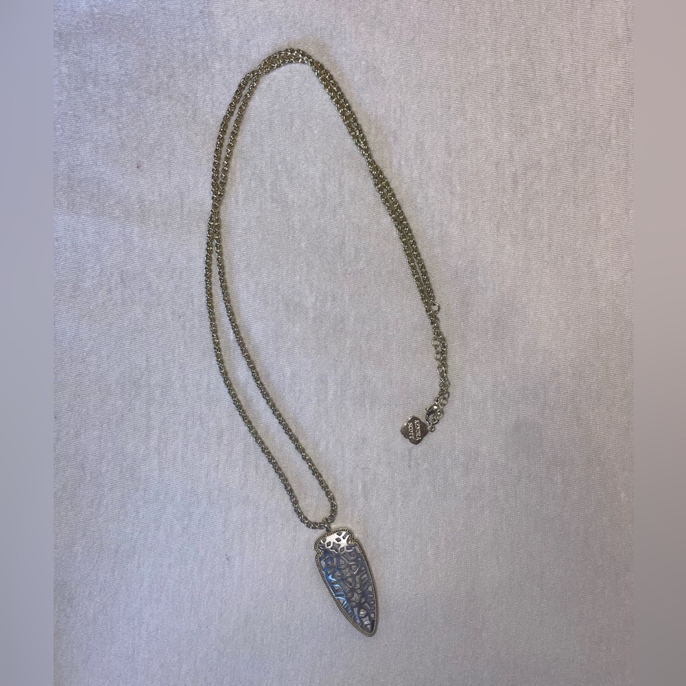 Kendra Scott long pendant necklace